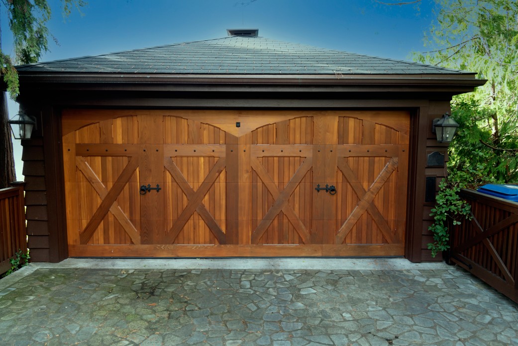 porte de garage en bois